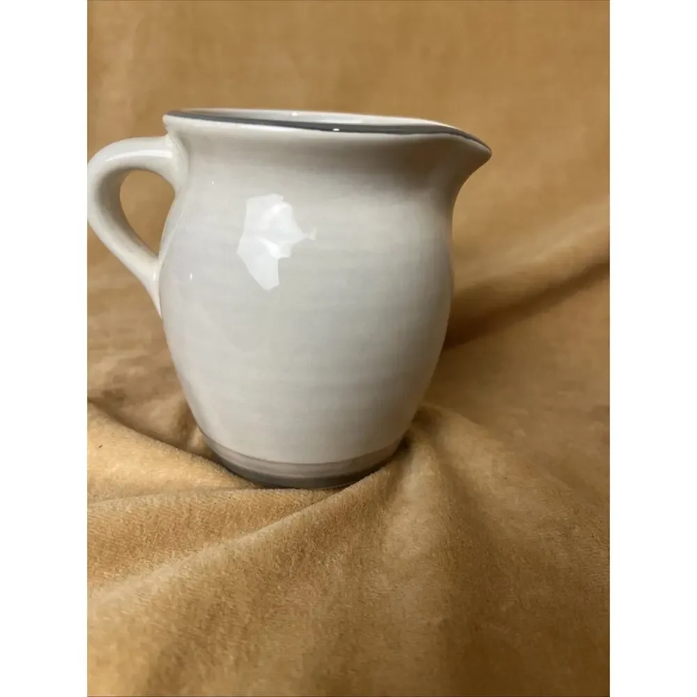 Pfaltzgraff Creamer Lg Stoneware, Folk Art‎ Pattern 024 IvoryUSA Vintage